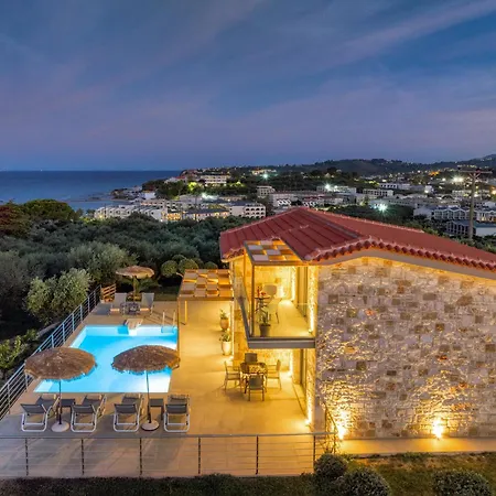 Casa Ferati - With Pool By The Sea With Stunning Sunriseview By Mana Gers