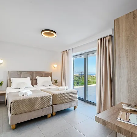 Casa Ferati - With Pool By The Sea With Stunning Sunriseview By Mana Gers Villa *