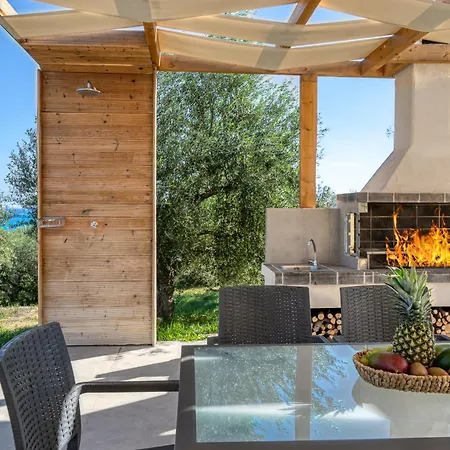 Casa Ferati - With Pool By The Sea With Stunning Sunriseview By Mana Gers *