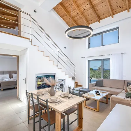 Casa Ferati - With Pool By The Sea With Stunning Sunriseview By Mana Gers Vilă