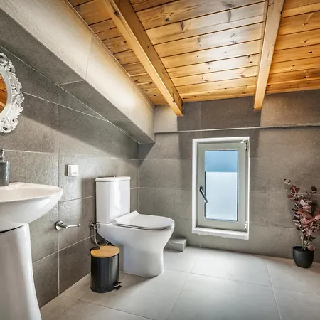 Casa Ferati - With Pool By The Sea With Stunning Sunriseview By Mana Gers